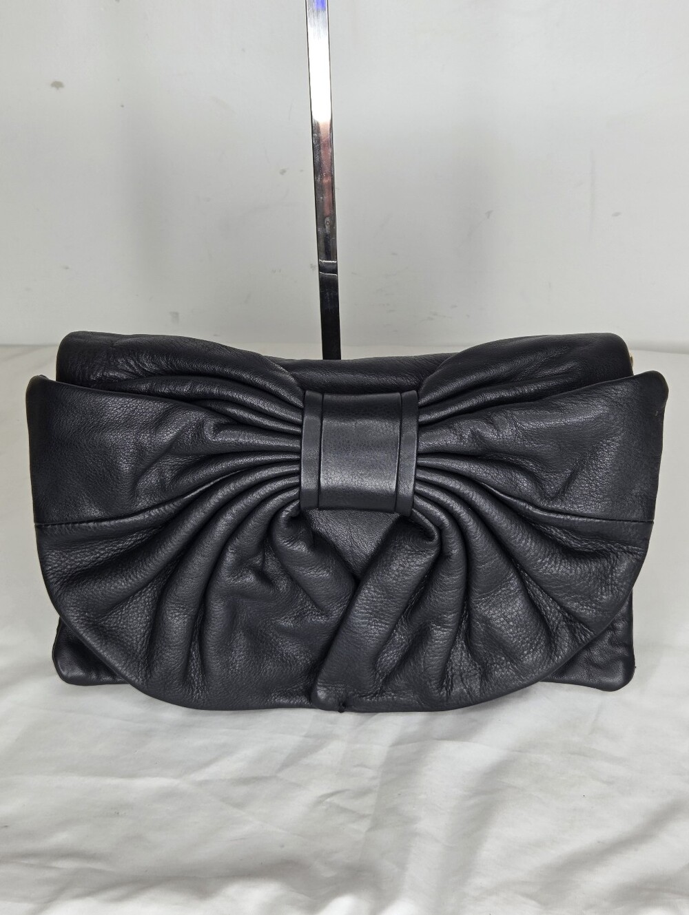 Red Valentino Black Bow-Detail Leather Crossbody/Clutch Bag - Picture 2 of 13